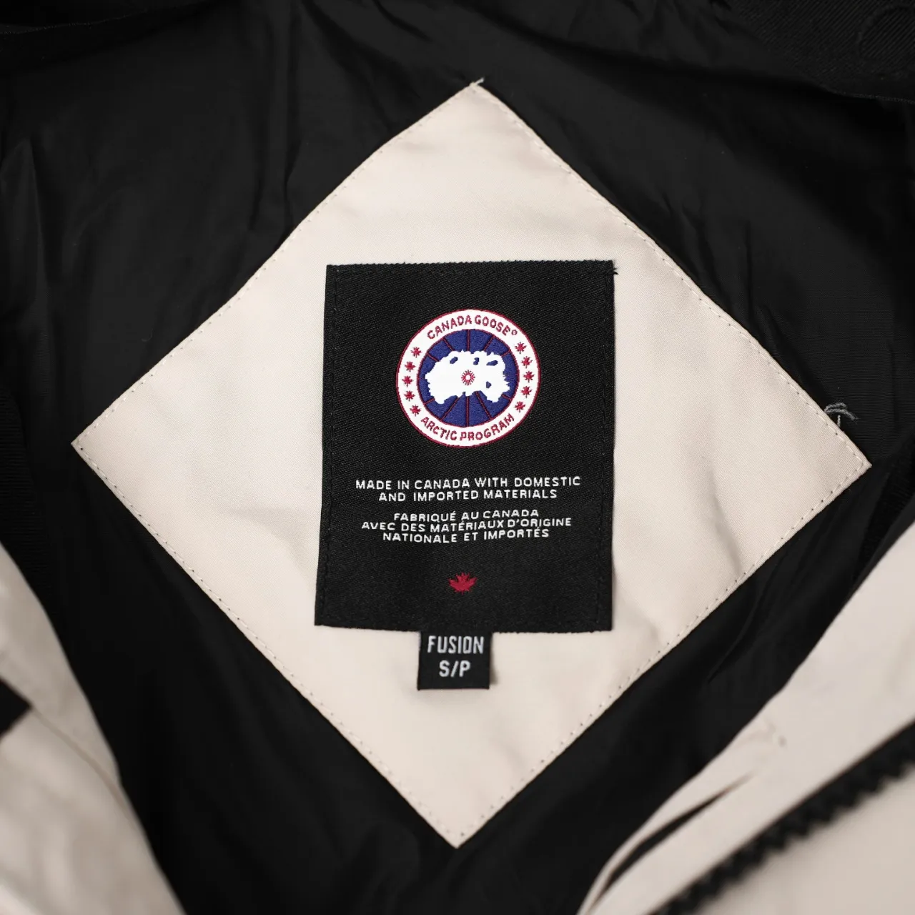 P740 CANADA GOOSE丨Canada Goose 29 New 2048 Hairless Collar Hooded Down Jacket Color: Off-white Red Label Size: XS-XXL